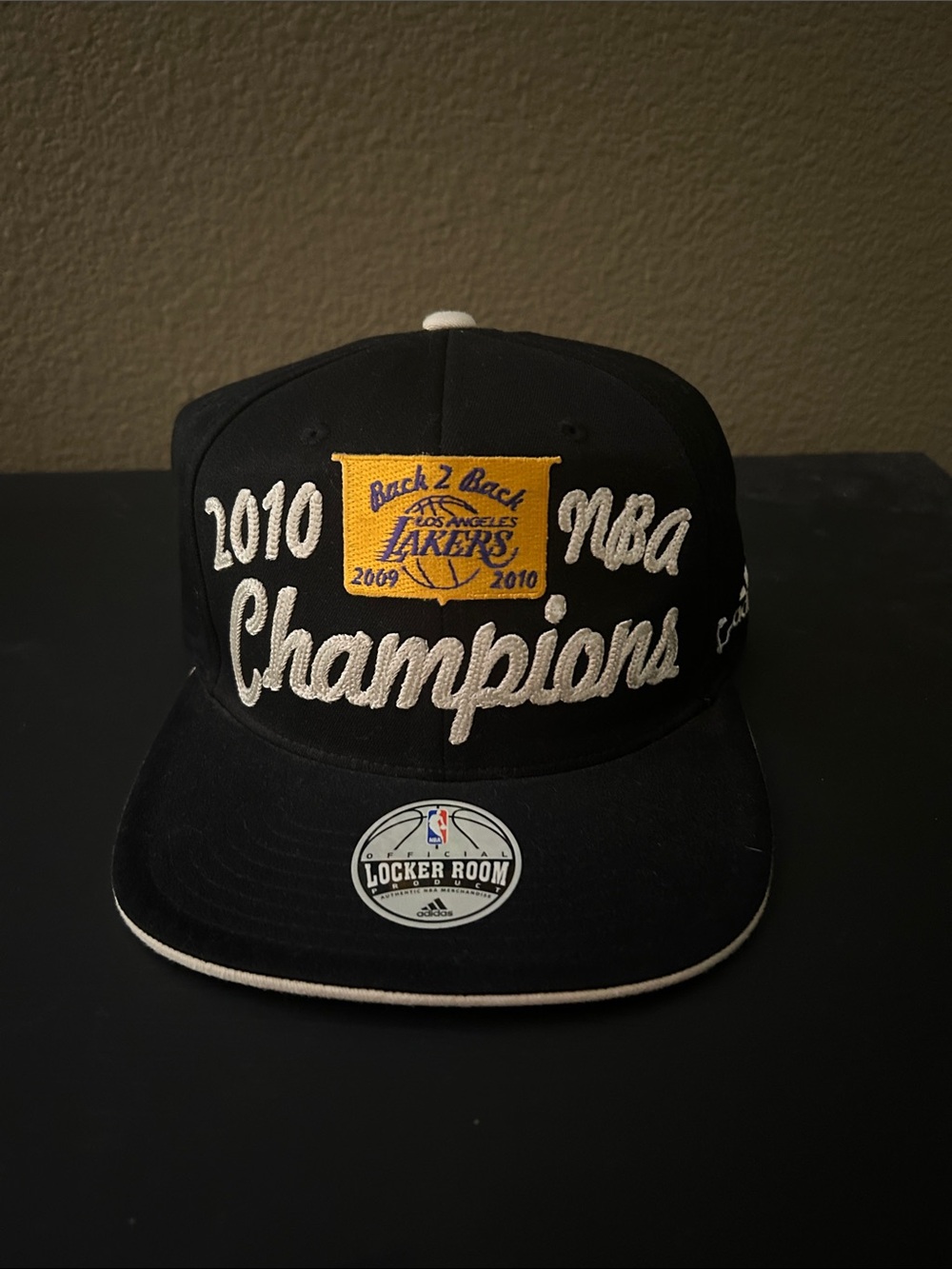 Los Angeles Lakers Black "Champions" Locker Room Snapback Hat 2009-2010